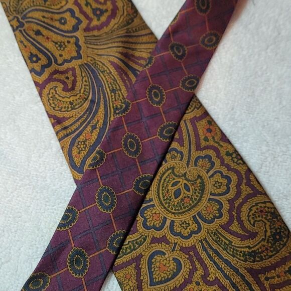 Tommy Hilfiger men's all silk neck tie - Picture 6 of 6